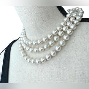 💛Triple Strand Faux Pearl Necklace